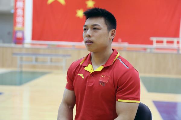 1984年,陈伟强在洛杉矶奥运会上获得男子举重60公斤级金牌.