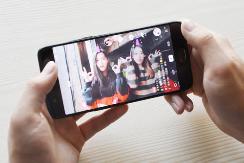 1566479980111085678.jpg 睡聊.jpg