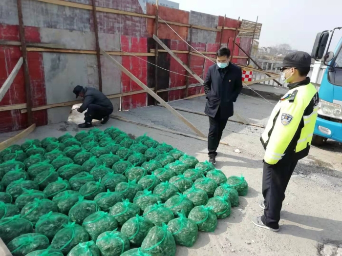 砖墙镇蟹农蟹苗交接点